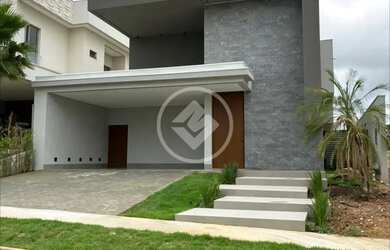 Imagem: A casa em condomínio possui 3 Dormitórios, 4 Banheiros, 5