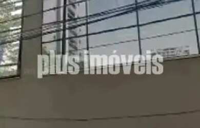 Imagem: O depósito possui 4 Vagas na garagem e 1100m² de Área e está