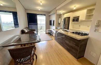 Imagem: O apartamento possui 1 Dormitório, 1 Banheiro, 1 Vaga na garagem