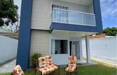 Imagem: A casa possui 4 Dormitórios, 3 Banheiros, 5 Vagas na garagem