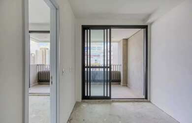 Imagem: O apartamento possui 1 Dormitório, 1 Banheiro, 1 Vaga na garagem