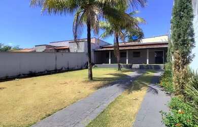 Imagem: A casa possui 2 Dormitórios, 2 Banheiros, 5 Vagas na garagem