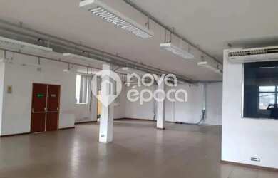 Imagem: O depósito possui 4.280m² de Área e está localizado em