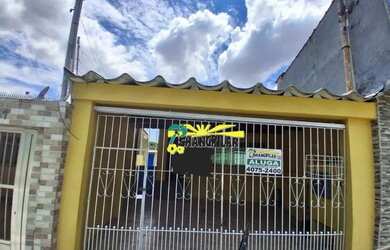 Imagem: A casa possui 1 Dormitório, 1 Banheiro, 1 Vaga na garagem