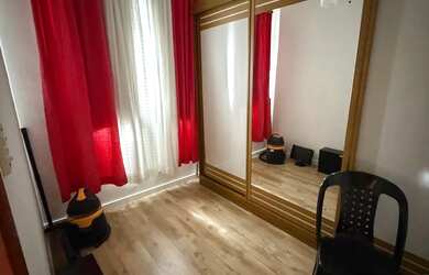 Imagem: O apartamento possui 2 Dormitórios, 1 Banheiro, 5 Vagas na