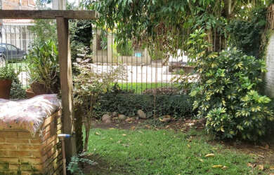 Imagem: A casa possui 2 Dormitórios, 3 Banheiros, 2 Vagas na garagem