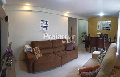 Imagem: A casa possui 3 Dormitórios, 2 Banheiros, 3 Vagas na garagem