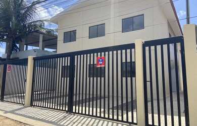 Imagem: O apartamento possui 3 Dormitórios, 1 Banheiro, 1 Vaga na garagem