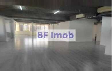 Imagem: O depósito possui 1 Vaga na garagem, 253m² de Área e está