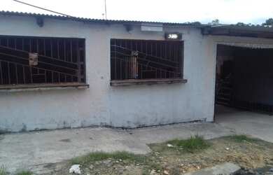 Imagem 7: Casa com terro grande tam 11 por 30 com ponto comercial cozinha arejada