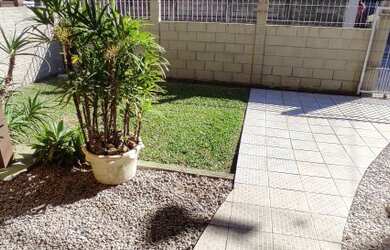 Imagem: A casa à venda possui 3 Dormitórios, 1 Banheiro, 2 Vagas na