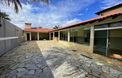 Imagem: A casa em condomínio possui 3 Dormitórios, 3 Banheiros, 3