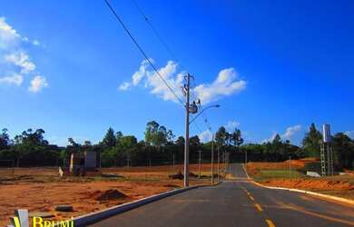 Imagem: O terreno possui 300m² de Área, Imóvel novo e está localizado