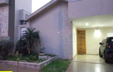 Imagem: A casa em condomínio possui 3 Dormitórios, 3 Banheiros, 2