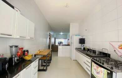 Imagem: A casa possui 3 Dormitórios, 1 Banheiro, 1 Vaga na garagem