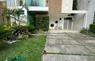 Imagem: A casa em condomínio possui 3 Dormitórios, 2 Banheiros, 4