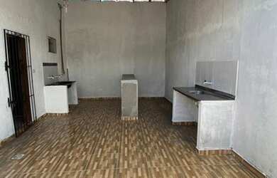 Imagem: A casa possui 2 Dormitórios, 2 Banheiros, 200m² de Área e