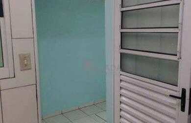 Imagem: A casa em condomínio possui 2 Dormitórios, 1 Banheiro, 2 Vagas