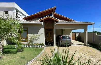 Imagem: A casa em condomínio possui 3 Dormitórios, 4 Banheiros, 4