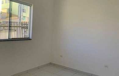 Imagem: O apartamento possui 3 Dormitórios, 1 Banheiro, 1 Vaga na garagem