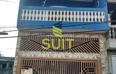 Imagem: A casa possui 3 Dormitórios, 2 Banheiros, 2 Vagas na garagem