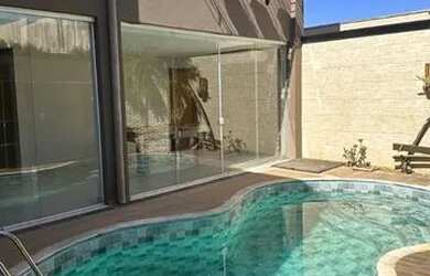 Imagem: A casa em condomínio possui 4 Dormitórios, 5 Banheiros, 2