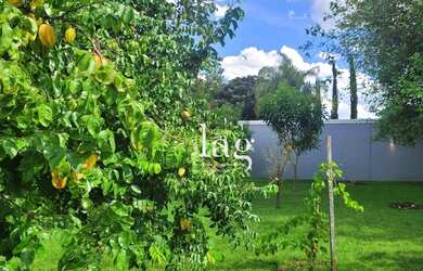 Imagem: A casa em condomínio possui 4 Dormitórios, 5 Banheiros, 4