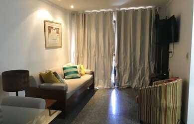 Imagem: O apartamento possui 1 Dormitório, 1 Banheiro, 1 Vaga na garagem