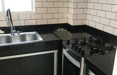 Imagem: O apartamento possui 2 Dormitórios, 1 Banheiro, 1 Vaga na garagem