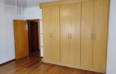 Imagem: A casa em condomínio possui 3 Dormitórios, 3 Banheiros, 4