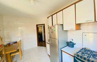 Imagem: A casa possui 2 Dormitórios, 1 Banheiro, 5 Vagas na garagem