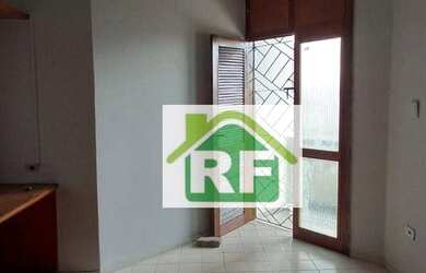 Imagem: O apartamento possui 3 Dormitórios, 1 Banheiro, 1 Vaga na garagem