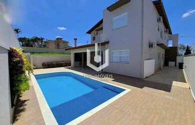 Imagem: A casa em condomínio possui 4 Dormitórios, 5 Banheiros, 4