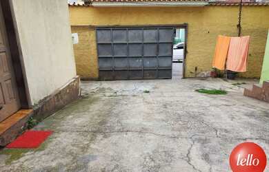 Imagem: A casa possui 5 Dormitórios, 4 Banheiros, 4 Vagas na garagem