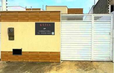 Imagem: A casa possui 2 Dormitórios, 2 Vagas na garagem e está localizado