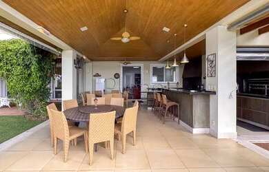 Imagem 16: Sobrado à venda e para locação com 6 suítes no Fazenda da Grama, em...