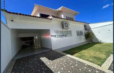 Imagem: A casa possui 5 Dormitórios, 5 Banheiros, 3 Vagas na garagem