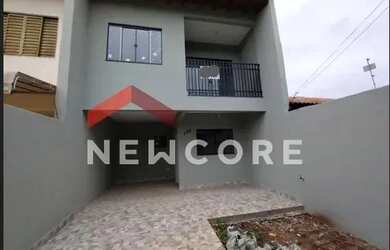 Imagem: A casa possui 3 Dormitórios, 3 Banheiros, 2 Vagas na garagem