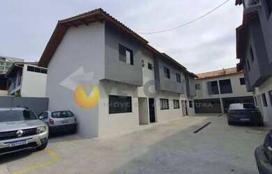 Imagem: A casa possui 3 Dormitórios, 4 Banheiros, 2 Vagas na garagem