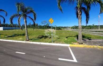 Imagem: O terreno possui 544m² de Área e está localizado em Carlos