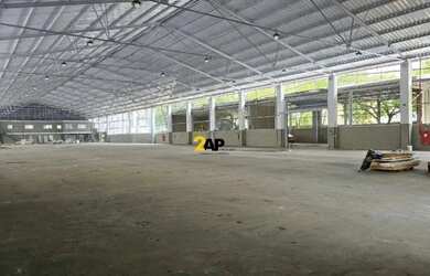 Imagem 3: Locação de Galpão Comercial de 3.900m² com 5 Banheiros no Parque Novo...