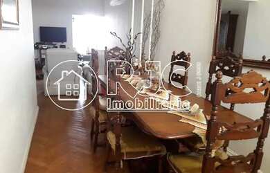 Imagem: O apartamento possui 2 Dormitórios, 1 Banheiro e 81m² de Área