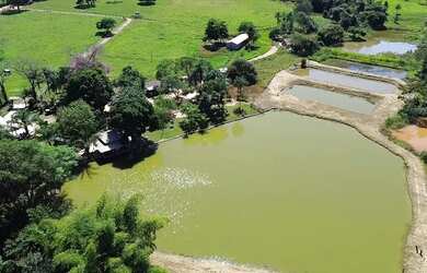 Imagem: A chácara possui 40.000m² de Área, Imóvel novo e está