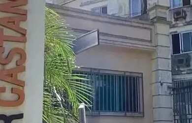 Imagem: O apartamento possui 3 Dormitórios, 1 Banheiro, 1 Vaga na garagem