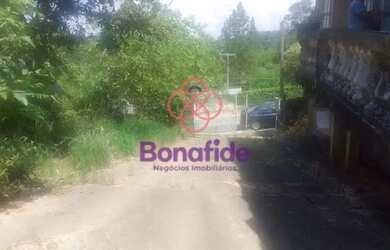 Imagem: A casa possui 3 Dormitórios, 2 Banheiros, 4 Vagas na garagem