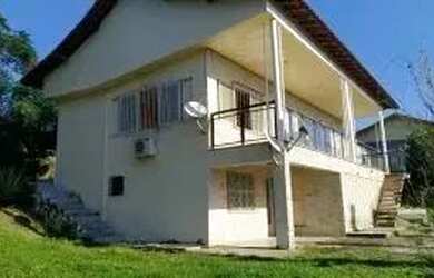 Imagem: A casa possui 2 Dormitórios, 4 Banheiros, 260m² de Área e