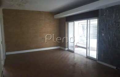 Imagem: A casa possui 4 Dormitórios, 2 Banheiros, 5 Vagas na garagem