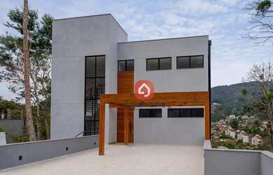 Imagem: A casa em condomínio possui 3 Dormitórios, 2 Banheiros, 4