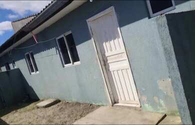 Imagem: A casa possui 1 Dormitório, 1 Banheiro e 1 Vaga na garagem