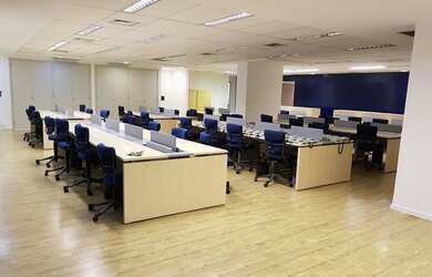 Imagem: O depósito possui 5 Vagas na garagem, 824m² de Área, Imóvel